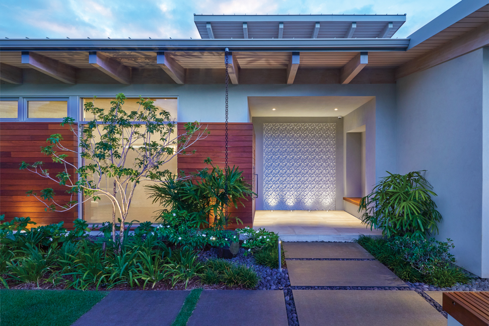 award-winning-hawaii-home-BIA-entryway-landscaping