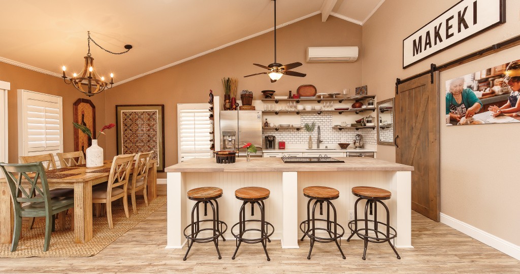 HHR-07-19-Featured-Image-Farmhouse