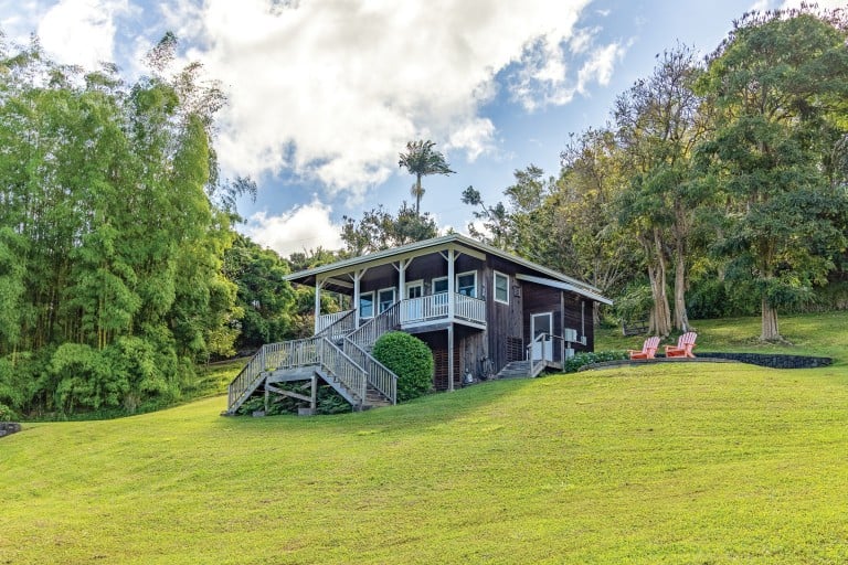 Paradise is Found in this Hawaii Island Home - Hawaii Home + Remodeling