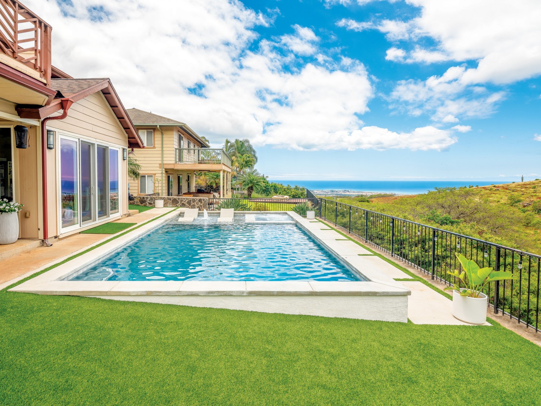 A Home’s Backyard Pool and Spa is a Pocketful of Sunshine Hawaii Home