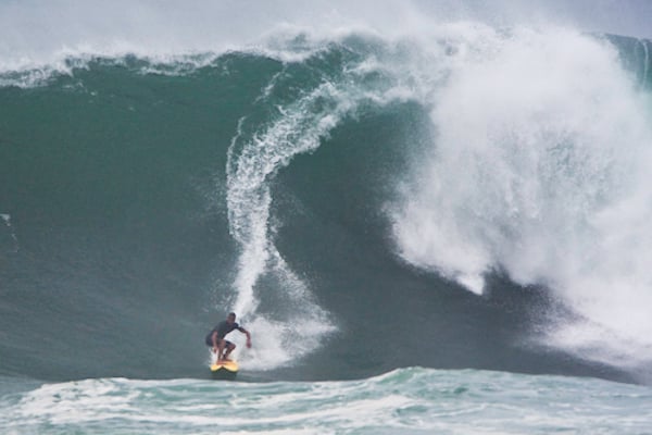 massive-waves-arrive-on-oahu-s-north-shore-50-foot-surf-expected-today