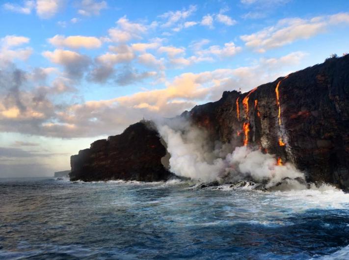 lava into ocean hawaii