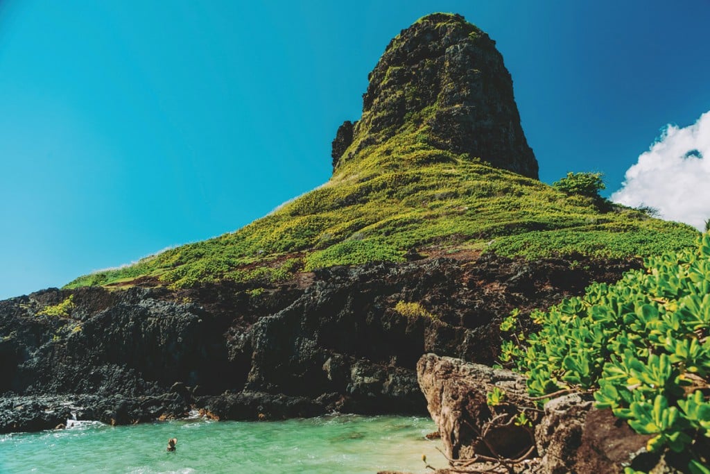 Mokolii Kayak Rentals, Kayak & Hike Chinamans Hat in Oahu Near Kualoa