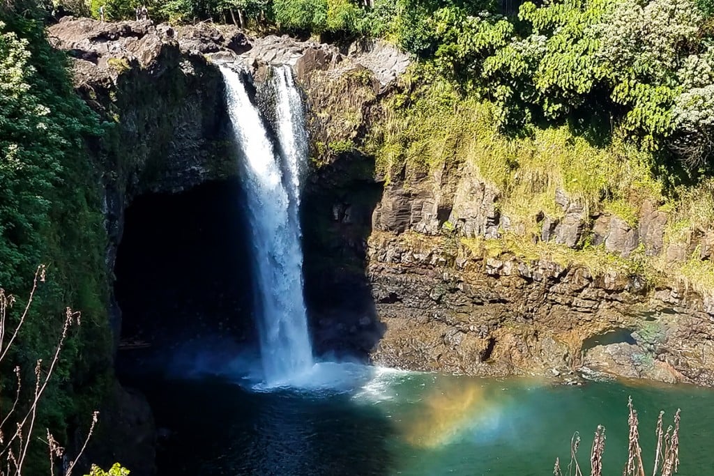 Big-Island-Rainbow-Falls_Daniel-Kirchner_ThinkstockPhotos-690427966