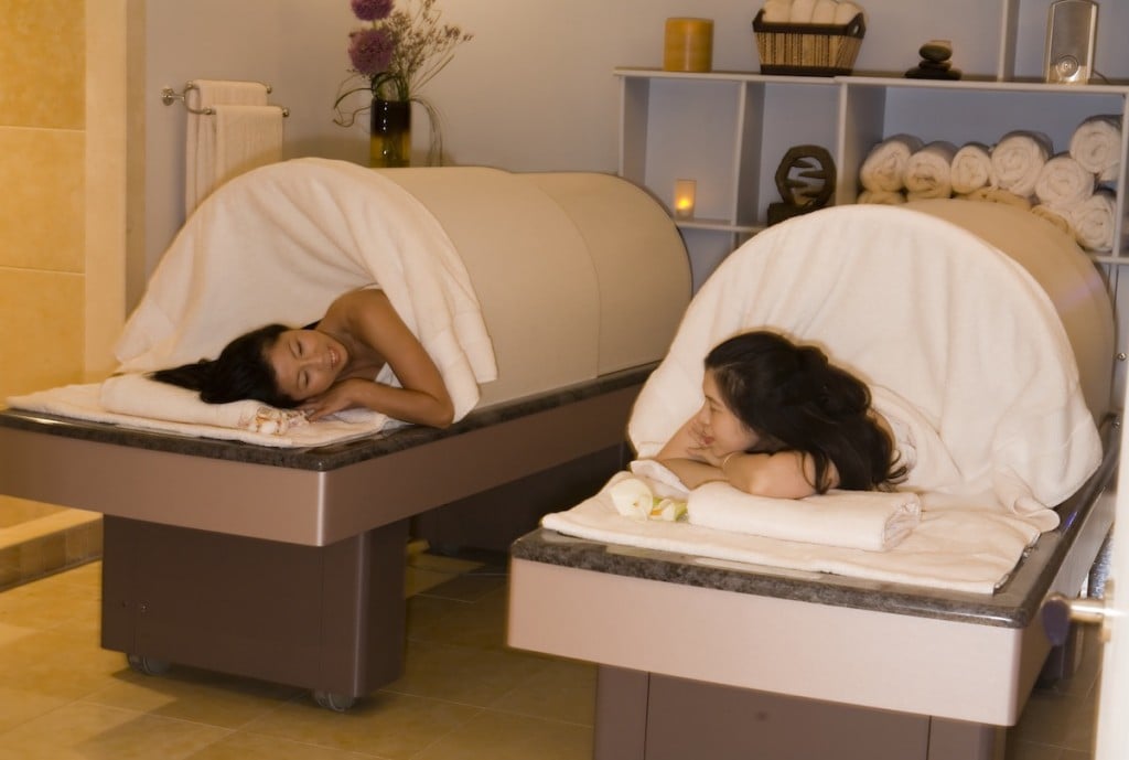 Ganban Yoku with herbal steam dome at Spa Pure USE