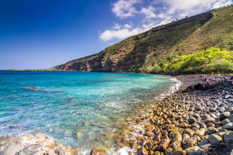 Kealakekua_Bay_in_the_morning