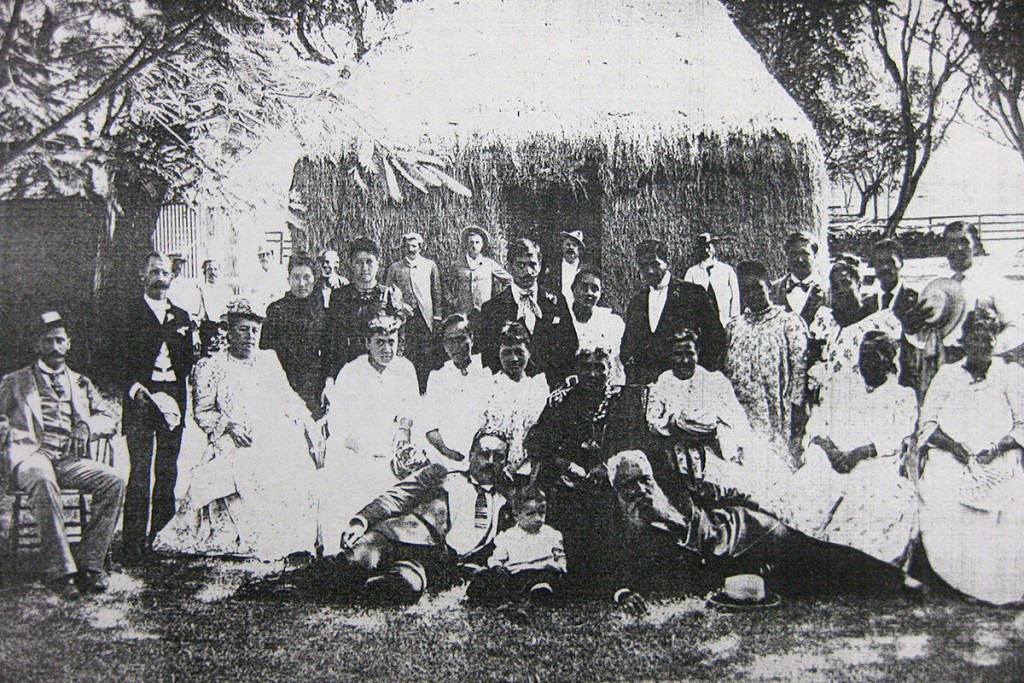 Liliuokalani_at_Waipio,_Oahu_in_1891-PUBLIC-DOMAIN-PHOTO