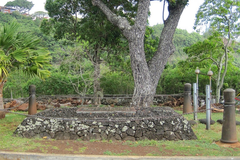 Oahu-RoyalMausoleum-JohnYoung-gravesite-Joel-Bradshaw