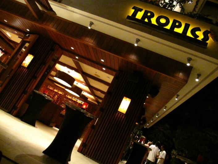 Tropics Bar & Grill Restaurant - Honolulu, HI