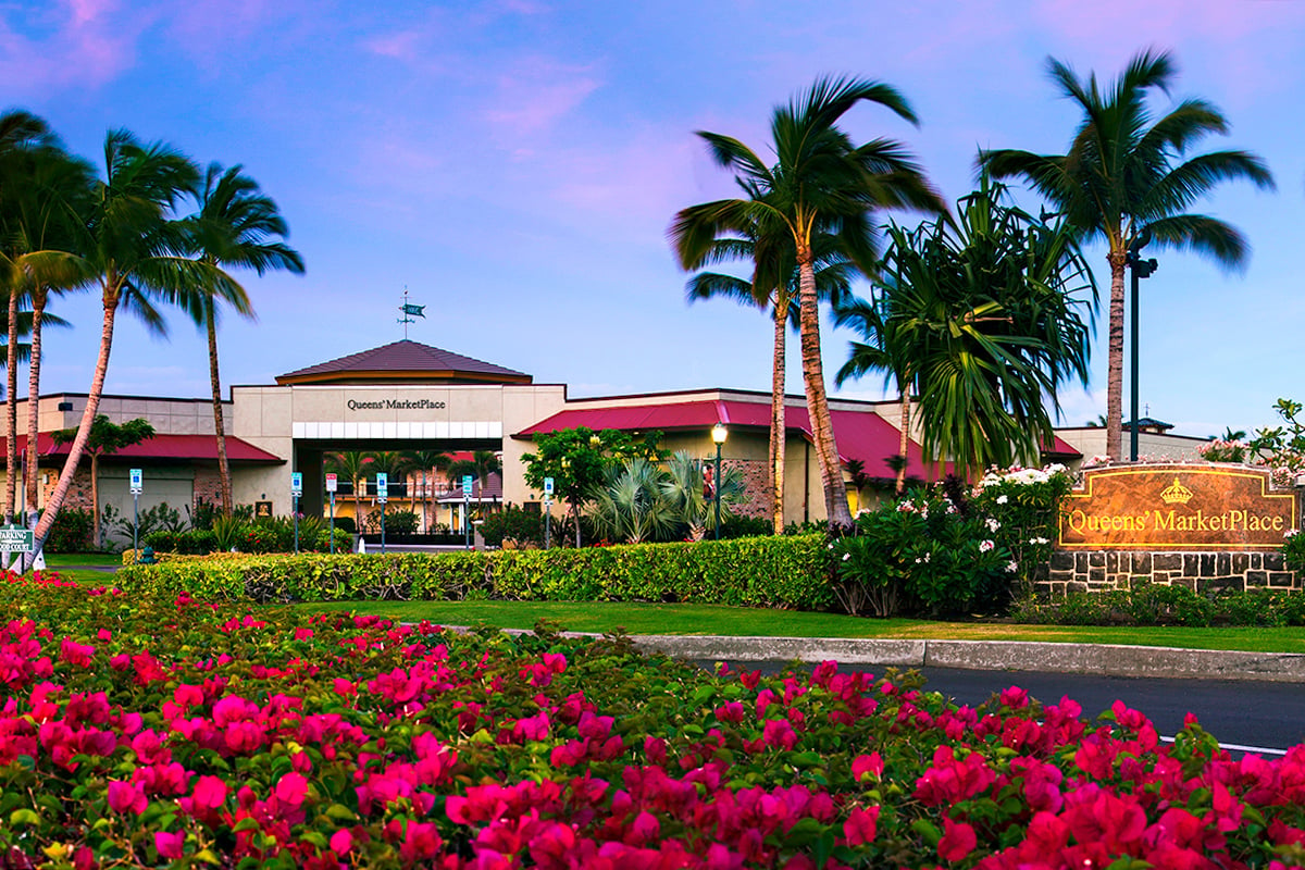 Shop and Dine like a Royal at the Queens' MarketPlace in Waikoloa