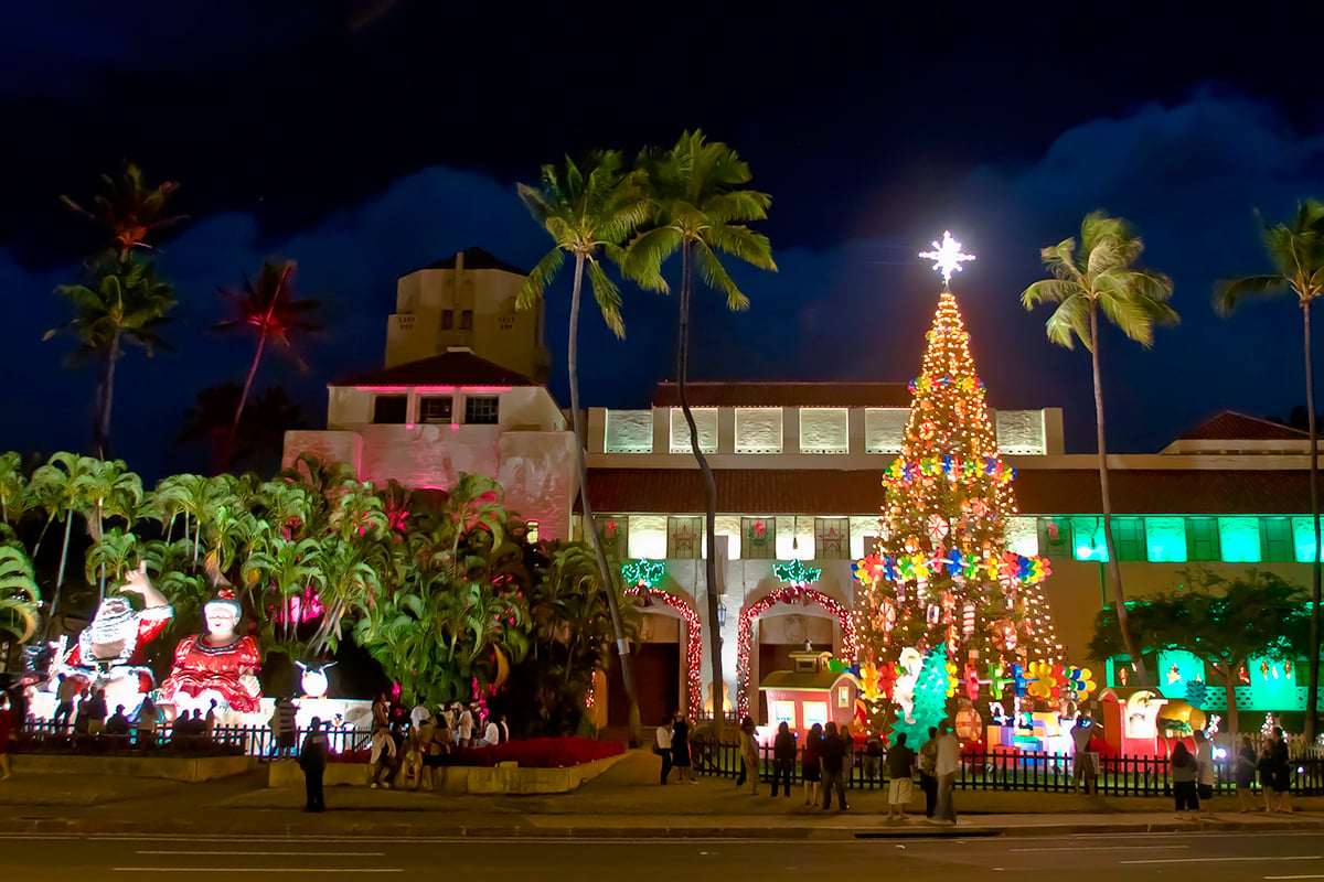 Honolulu City Lights Parade 2024 - Aarika Anabelle