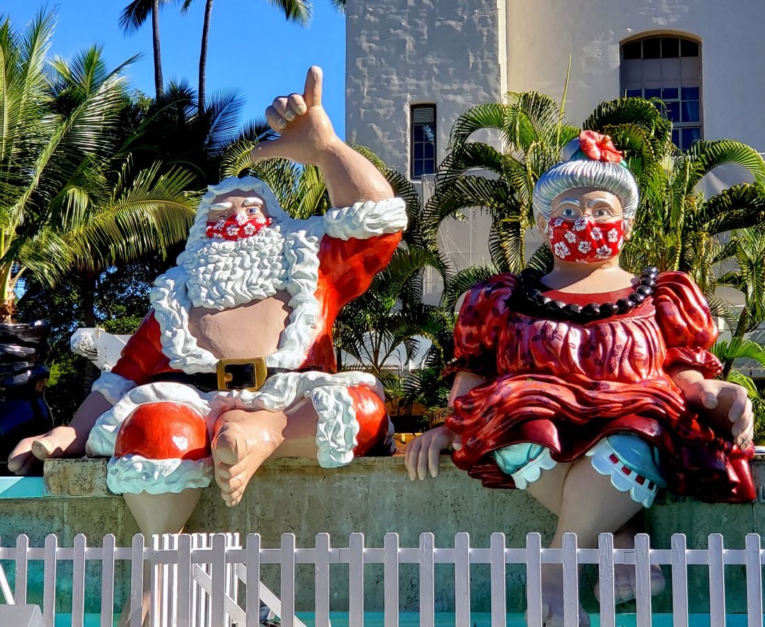 Honolulu Hale Christmas 2022 Shaka Santa And Tūtū Mele Have Arrived At Oʻahu's Honolulu Hale - Hawaii  Magazine