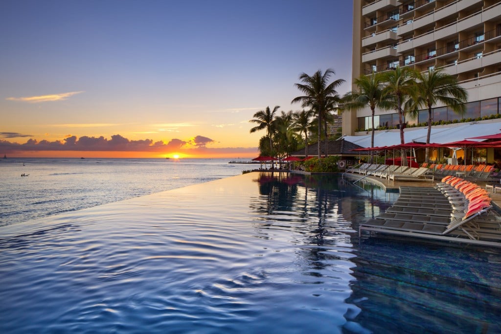 Hilton Hawaiian Village Waikiki Beach Resort - Paradise Pool. Hands down,  the best water-playground in #Waikiki. 💦 🏝🤙🏼 @my_adv3ntur3s