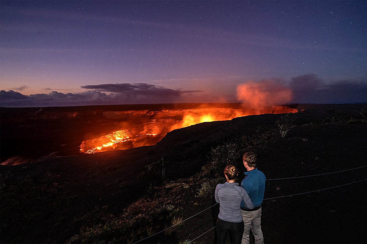 visit volcanoes in hawaii