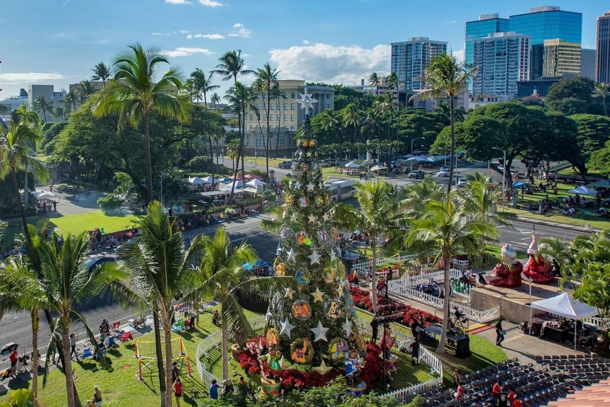 The 38th Honolulu City Lights Flips the Switch on the Holiday Season
