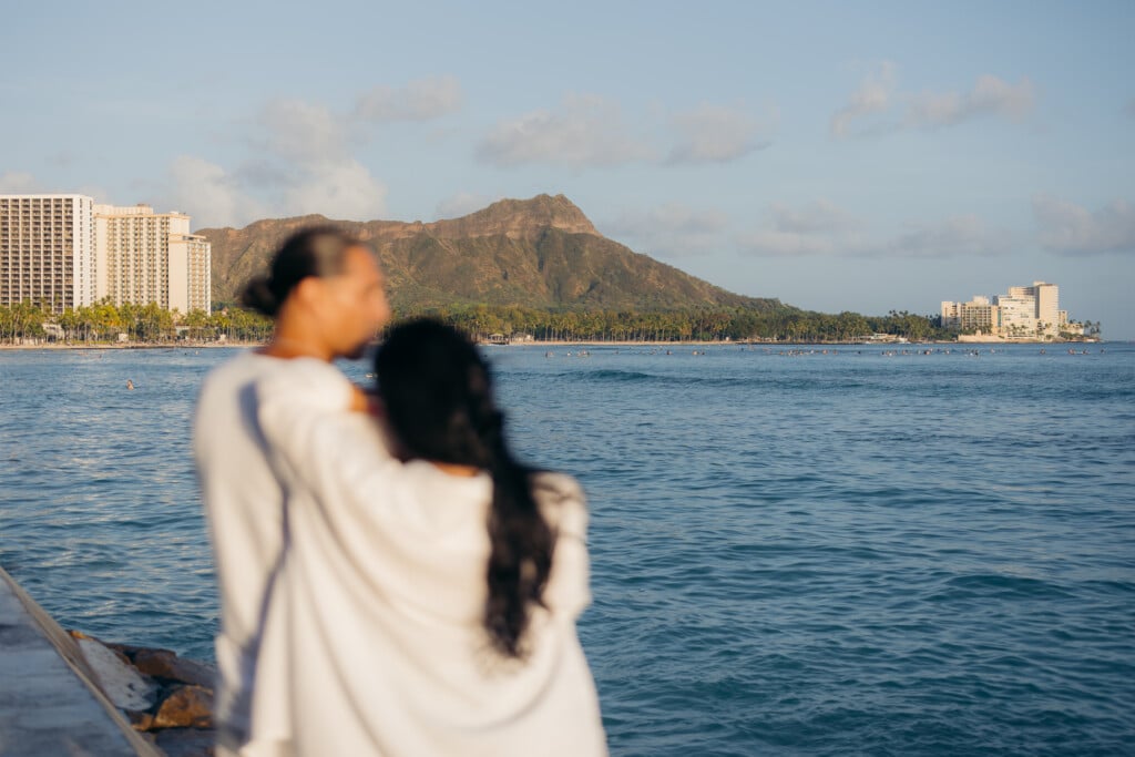 2024 Waikiki Malia Blurry Couple With Diamond Head