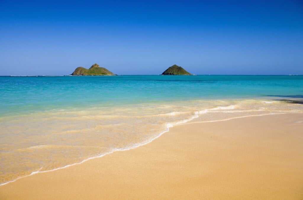 Hawaii, Oahu, Lanikai Beach, Mokulua Islands, Scenic Landscape On A Bright Day