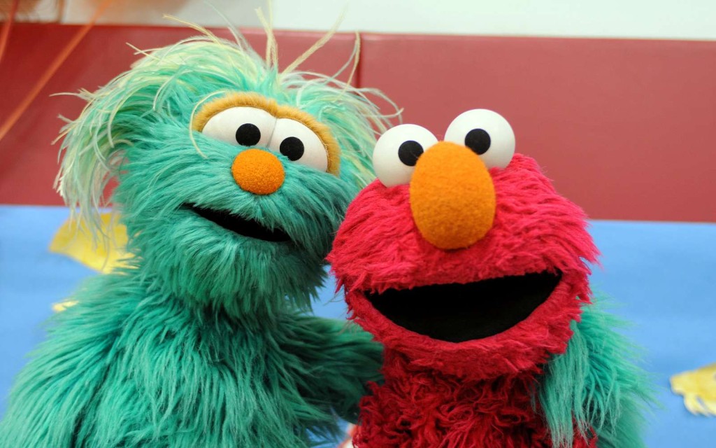 Sesame Street Muppets Rosita And Elmo At Logan School C94883 1600