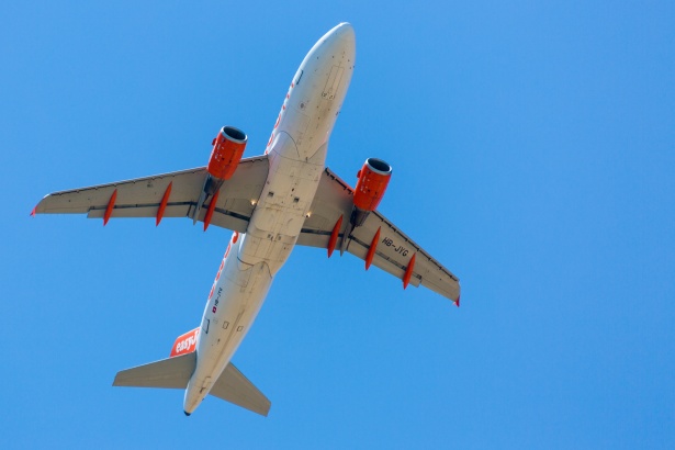 Flying Plane 1467802347cek