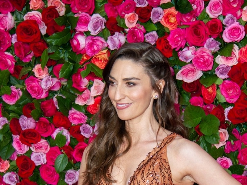 Quickies: Sara Bareilles + Jisoo!