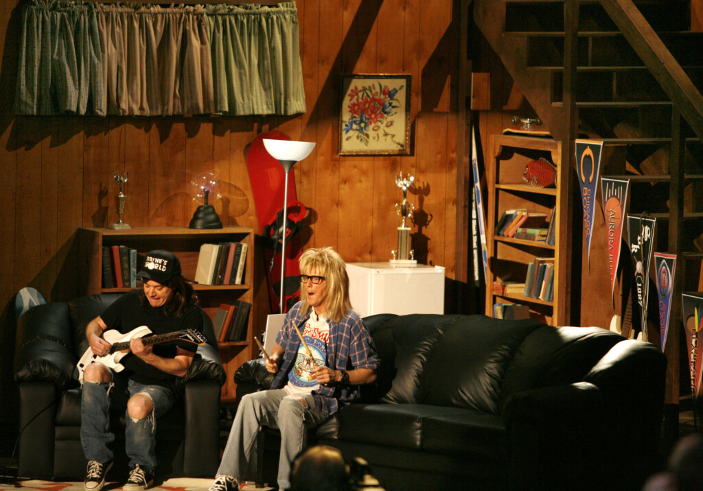 Host Myers As Wayne And Actor Carvey As Garth Perform Skit At 2008 Mtv Movie Awards In Los Angeles