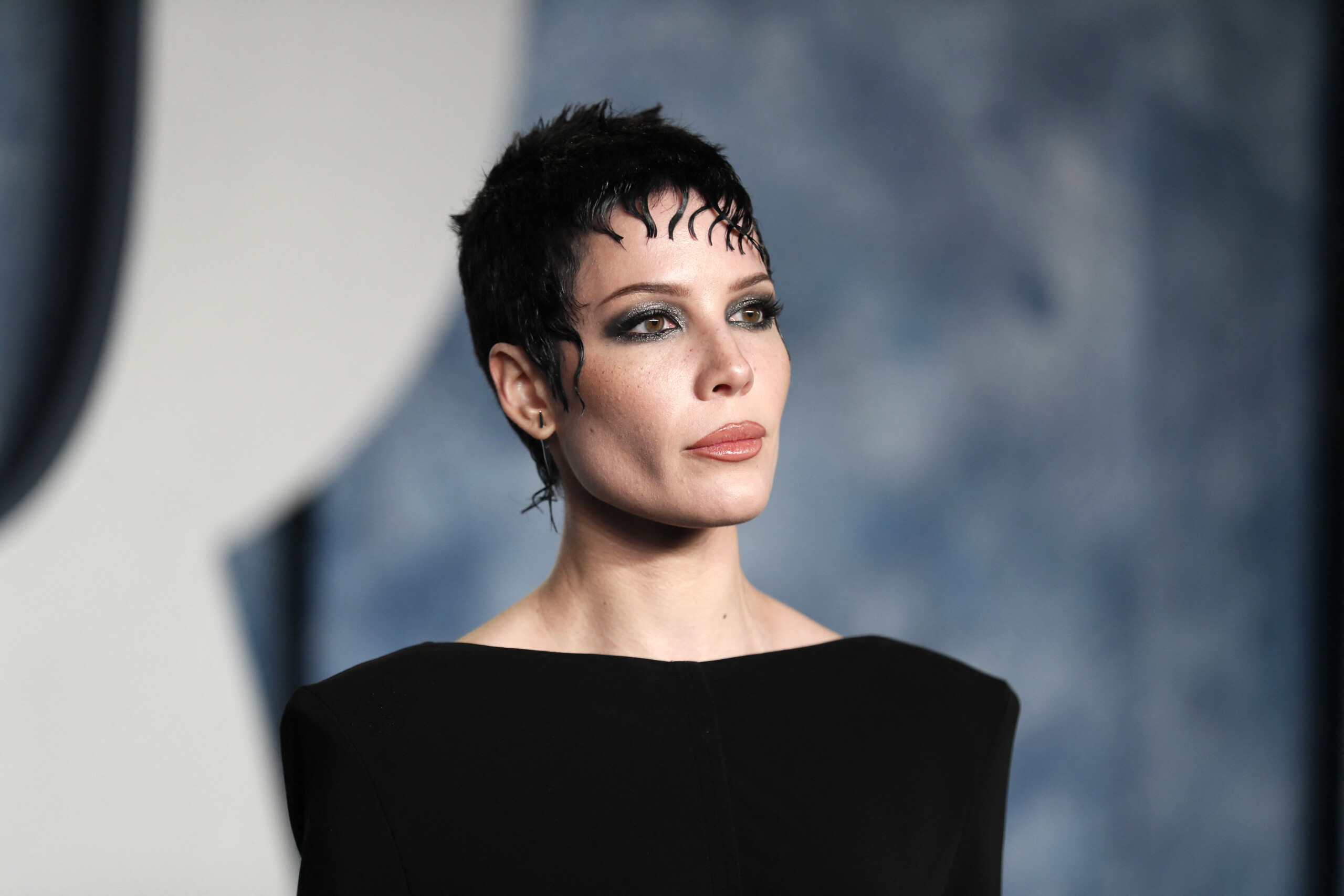 Halsey To Star In Horror Film With Kevin Bacon - Hits 96 - Vimarsana News
