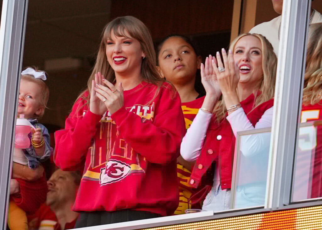 Nfl: Los Angeles Chargers At Kansas City Chiefs
