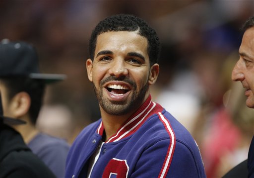 Drake's New Face Tattoo Has Two Possible Meanings - Hits 96 | WDOD-FM