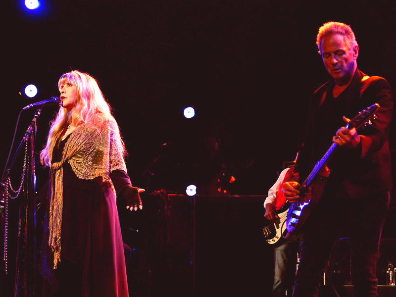Stevie Nicks Gave Lindsey Buckingham “more Than 300 Million Chances,” Dealt With Him “for As Long As I Could”
