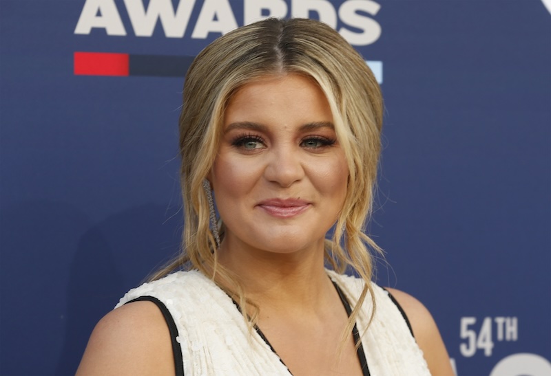 Elmo Wears Bolo Tie During His Grand Ole Opry Debut Alongside Lauren Alaina