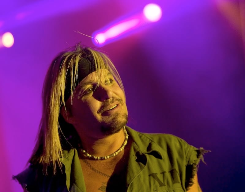 Mötley Crüe’s Vince Neil Reveals That He Suffered A Stroke In December: “i Had To Learn To Walk Again”