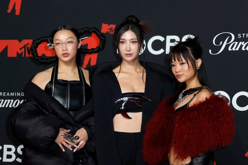 Chart Topping ‘kpop Demon Hunters’ Trio Huntr/x Makes Surprise First Performance In ‘snl’ Sketch