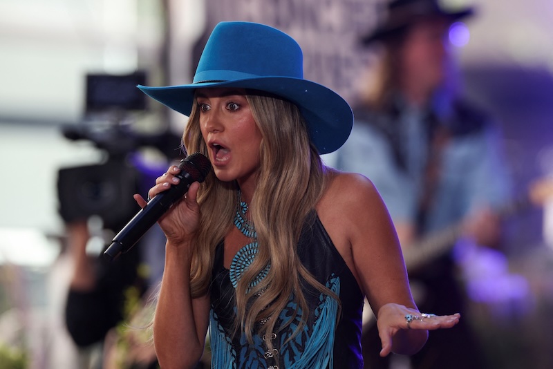 Lainey Wilson Hosts And Wins Big At 2025 Cma Awards