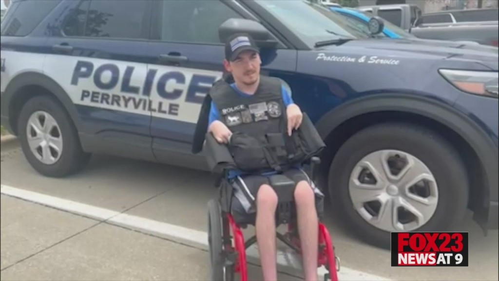 Perryville Boy Becomes Honorary Officer Of Police Department
