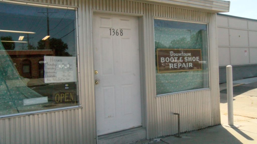 ‘it’s A Dying Art’: Nebraska’s First Female Shoe Cobbler Is Retiring After 40 Years