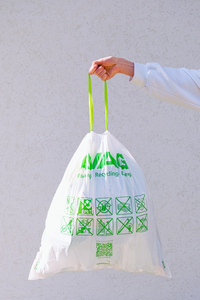 bag of trash (Source: Pexels/Anna Shvets)