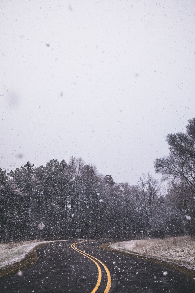 Snow Road (Source: Pexels/Travis Rupert)