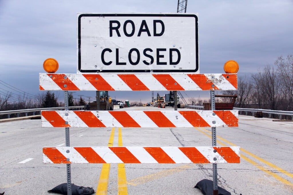 Road Closed Sign (Source: Pexels)