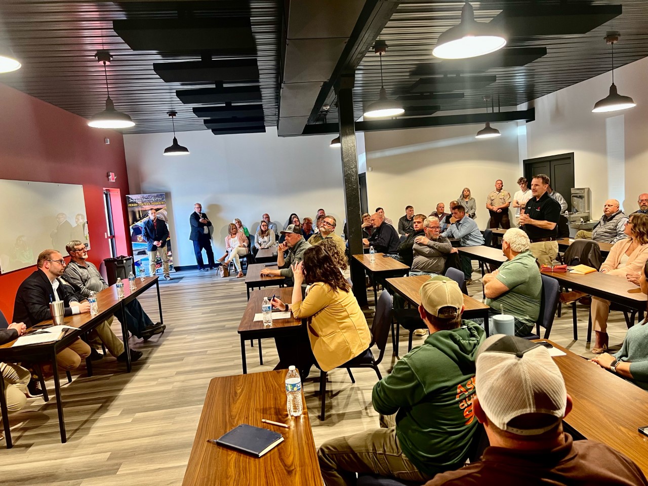 Rep. Smith meets with city Perryville city officials about growth