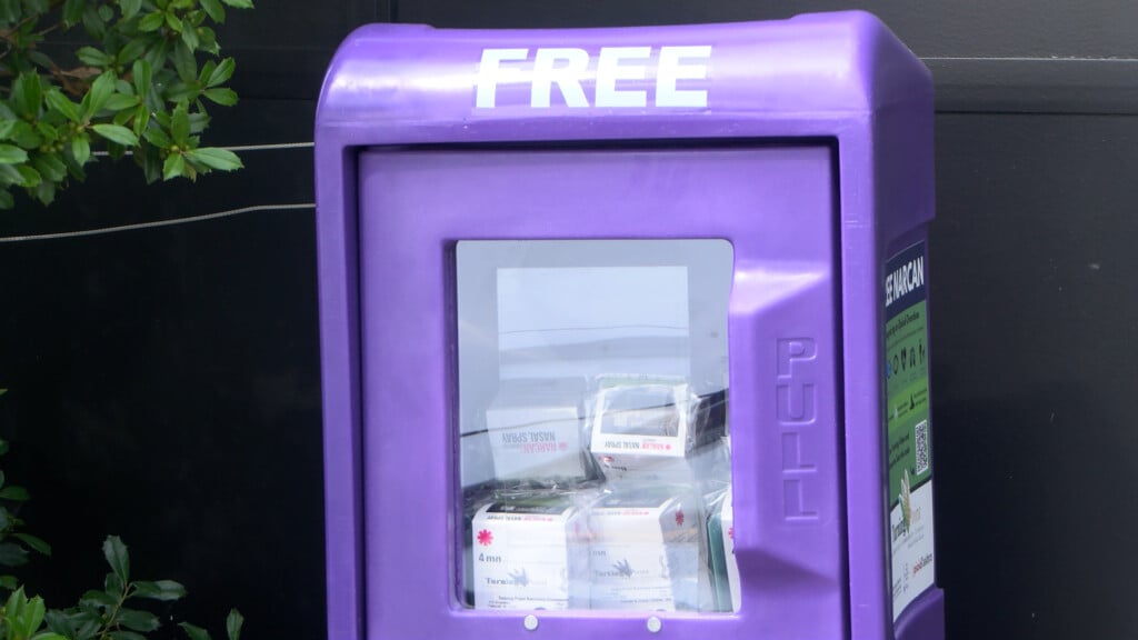 Narcan Distribution Stands