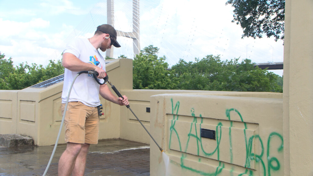 Old Mississippi River Bridge Graffiti Cleanup