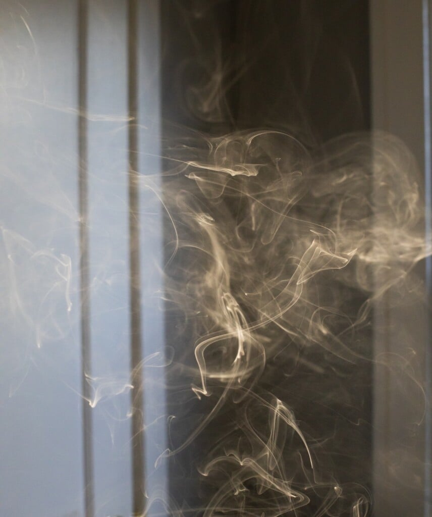 vape cigarette smoke (Source: Pexels/Jill Burrow)