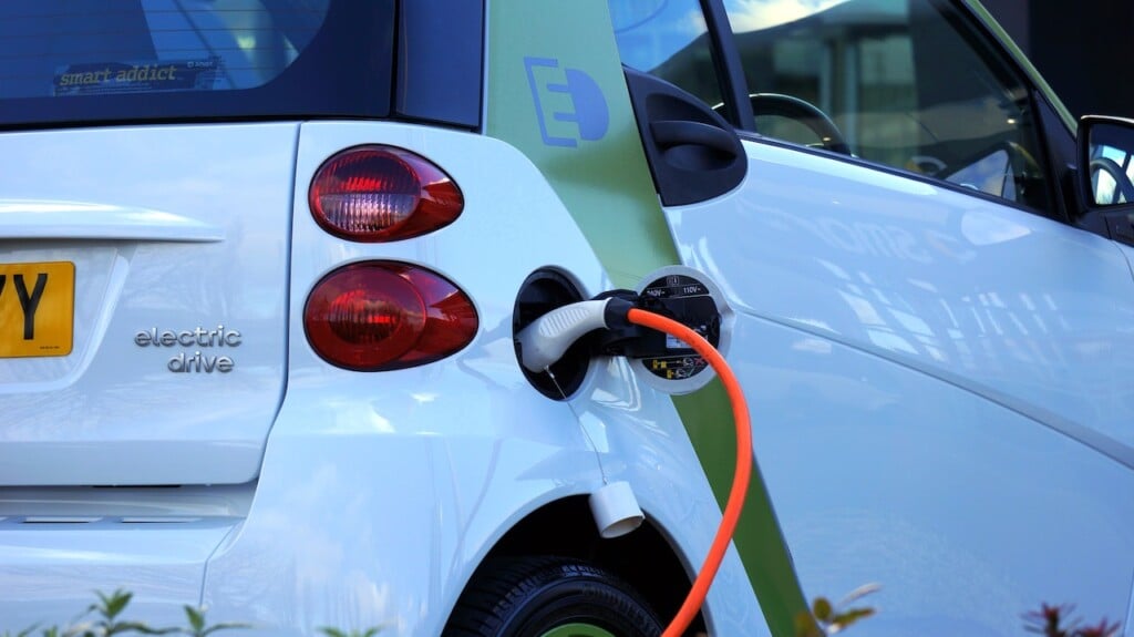 electric car (Source: Mike Bird/Pexels)