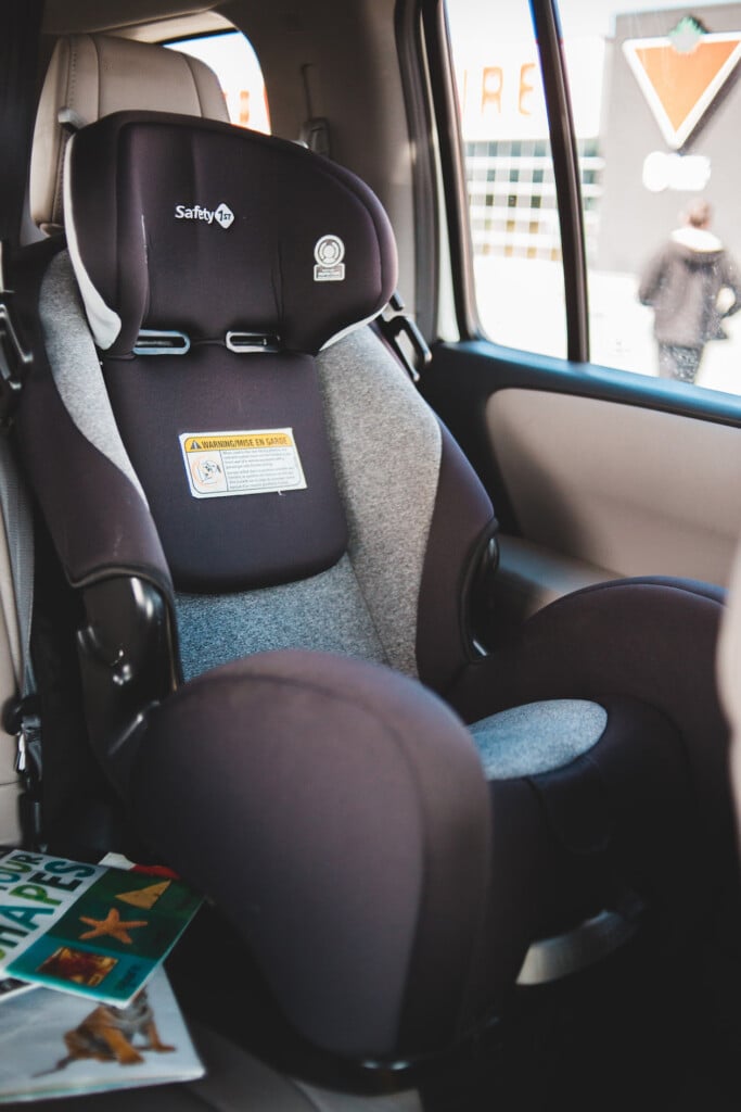 car seat (Source: Pexels/Erik Mclean)
