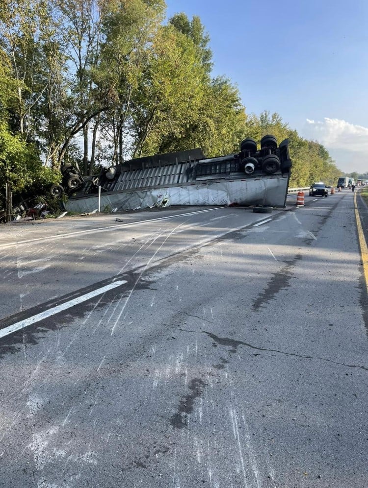 semi rollover (Source: Graves County Sheriff's Office/Facebook)
