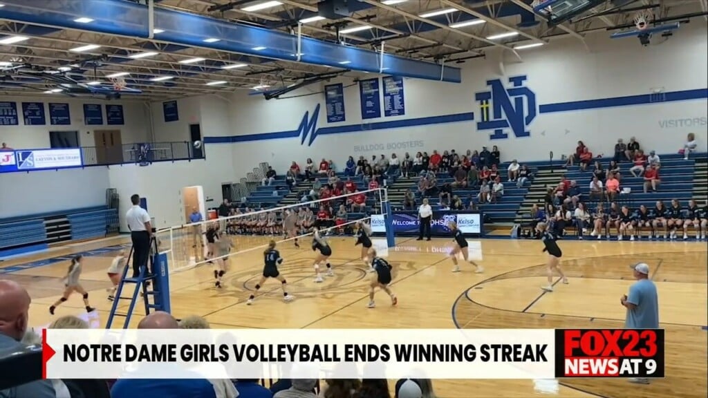 Notre Dame Girls Volleyball Ends Winning Streak