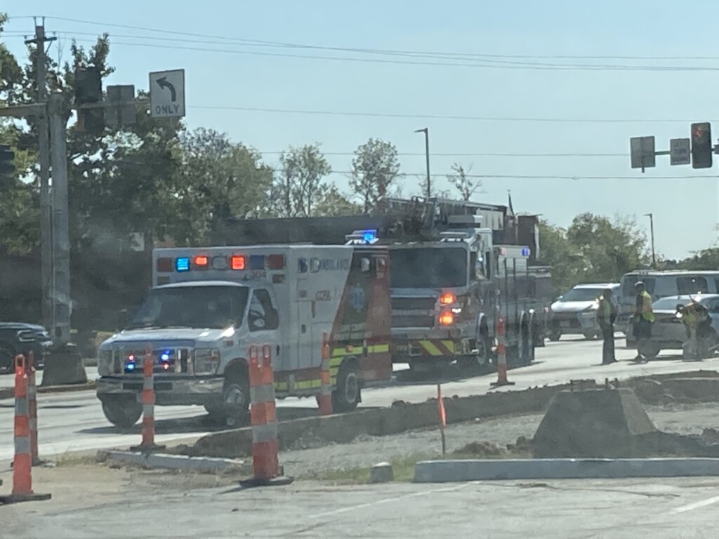 wreck on Kingshighway near Kiwanis Drive in Cape Girardeau, Mo. (Source: FOX23 Multimedie Journalist Shelby Brown)