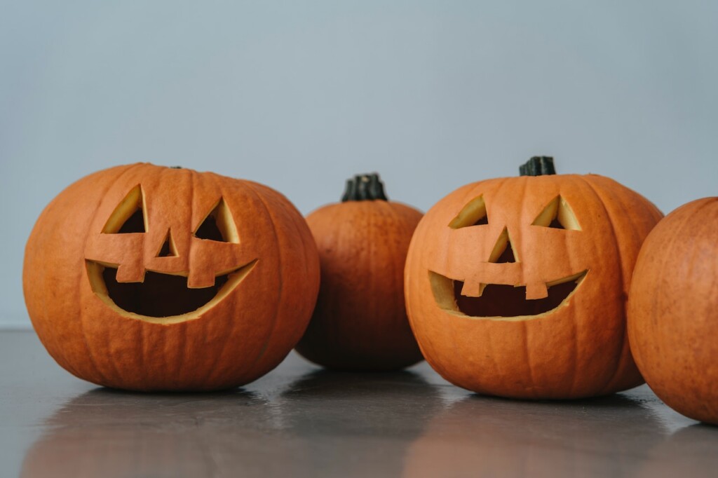 jack-o-lantern (Source: Pexels/olia danilevich)