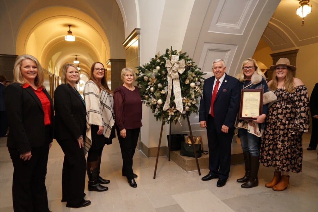 Christmas Wreath (Source: Governor Mike Parson/Facebook