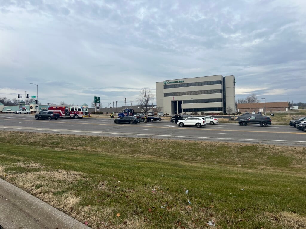 crash on William in Cape Girardeau (Source: FOX23 Multimedia Journalist Sasha Moore)